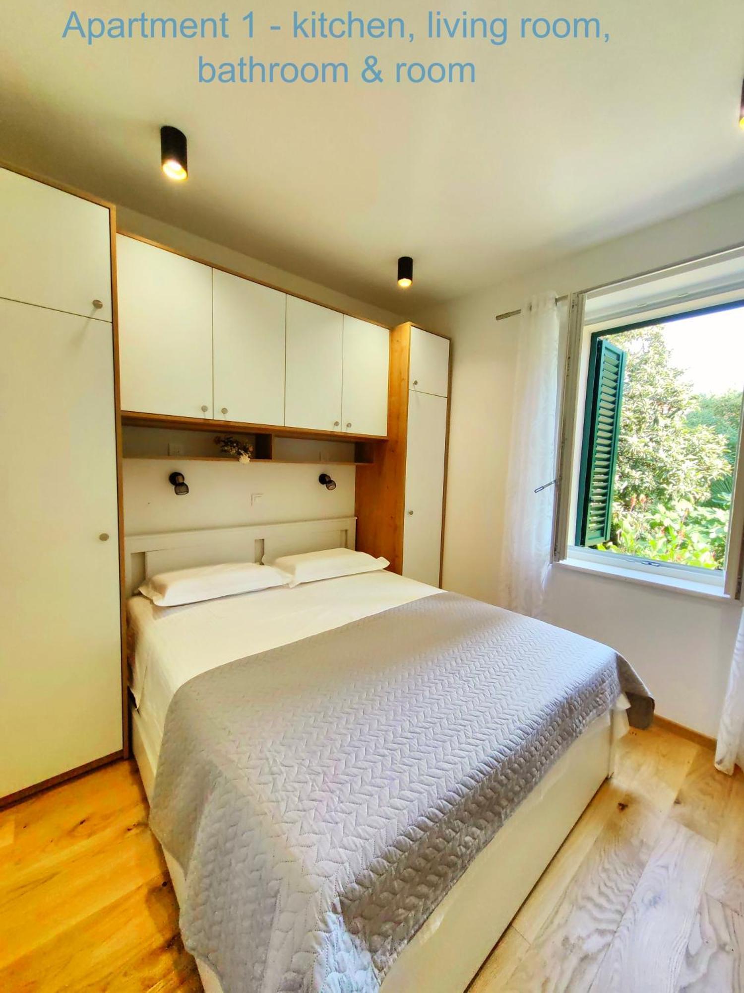 Relax And Enjoy Apartments Split Buitenkant foto
